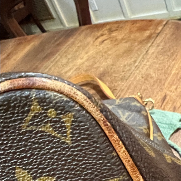 Louis Vuitton Palermo GM Tote with Strap - Picture 10 of 14